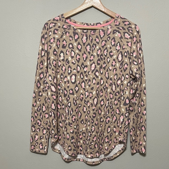 NWOT Cuddl Duds Leopard Print Pajama Top with Pink Accents - Picture 1 of 6